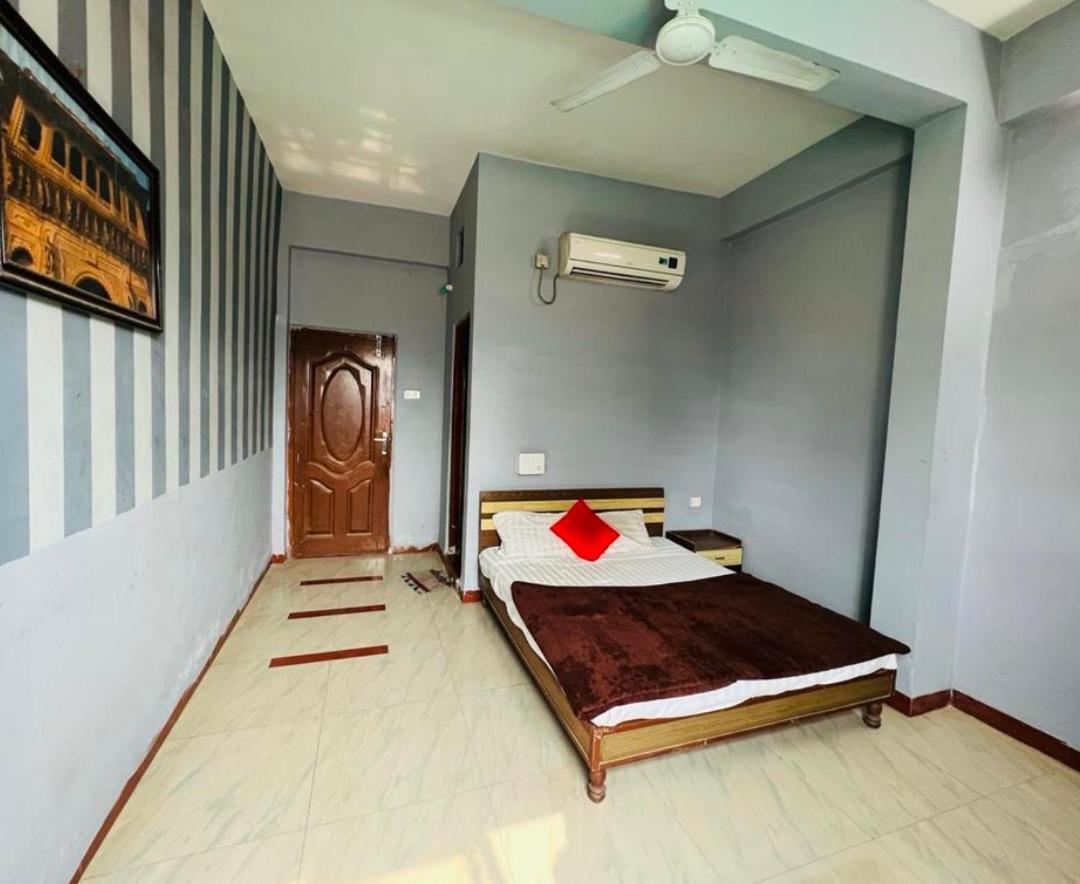 Hotel Atithi Palace Maheshwar Exterior photo